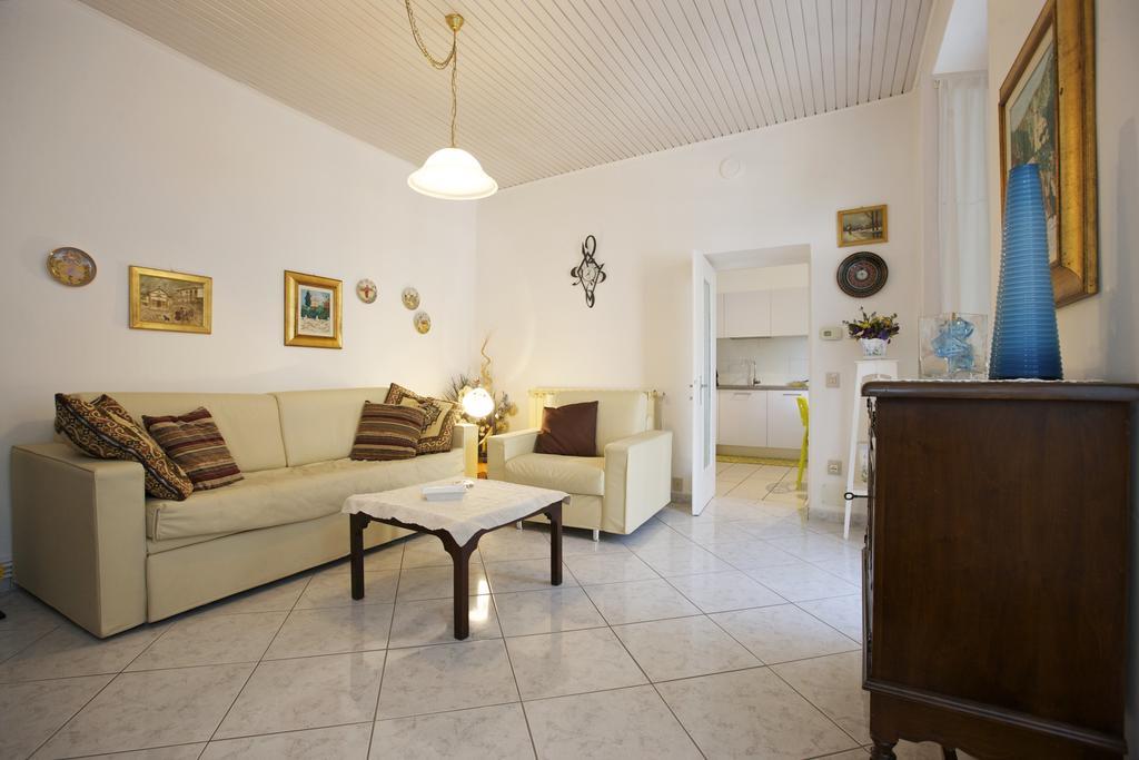 Piazzale Italia Apartment Oggebbio Exterior foto